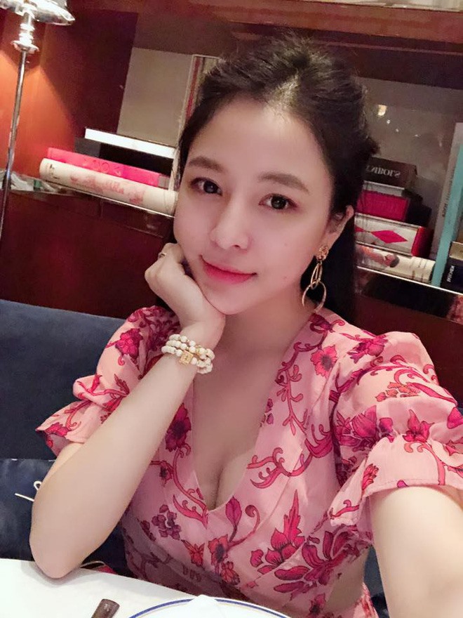 Trâm Anh lộ clip nóng bỏng với chàng trai đã có vợ.