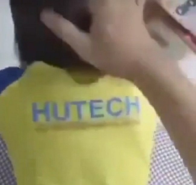 clip nóng cô gái mặc đồng phục HUTECH 3
