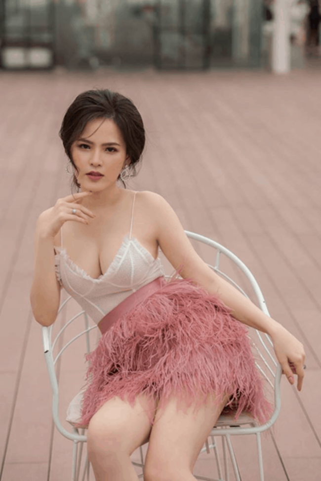 clip phi huyen trang 17