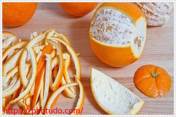 C&aacute;ch khử m&ugrave;i h&ocirc;i nh&agrave; vệ sinh chung cư bằng vỏ chanh