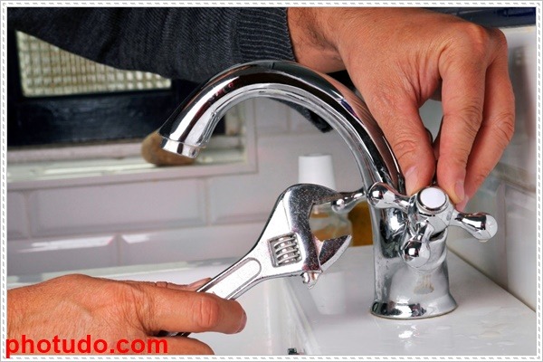 Sửa v&ograve;i nước bồn rửa mặt