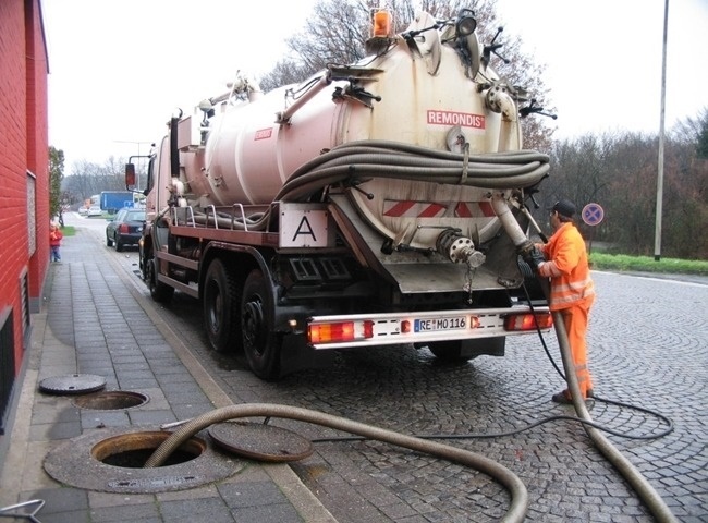 R&uacute;t hầm cầu quận 6 Hồng Ngọc mang đến cho kh&aacute;ch h&agrave;ng những dịch vụ tốt nhất