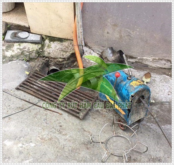 m&aacute;y m&oacute;c dịch vụ r&uacute;t hầm cầu chuy&ecirc;n nghiệp B&igrave;nh Thạnh