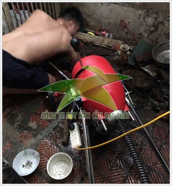 Thi công rút hầm cầu huyện Bình Chánh.
