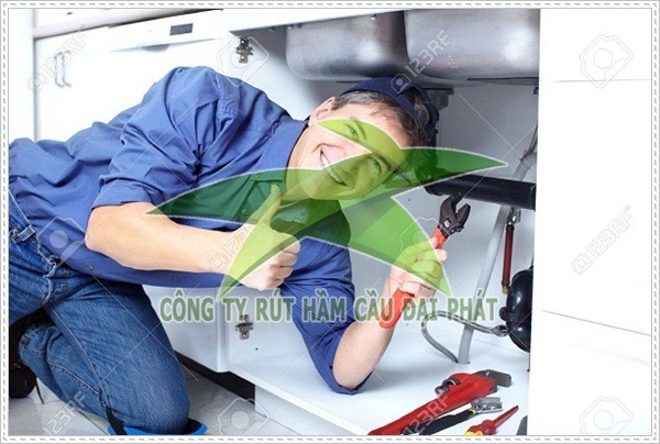 th&ocirc;ng nghẹt bồn rửa ch&eacute;n bằng pittong