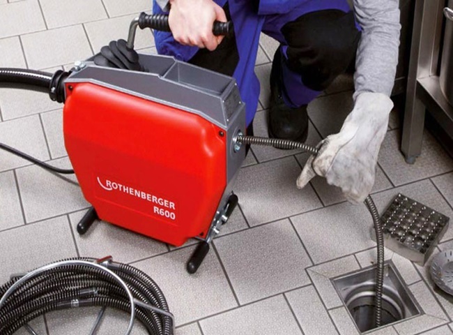 Dịch vụ th&ocirc;ng cống nghẹt quận 3 quy tr&igrave;nh đạt chuẩn